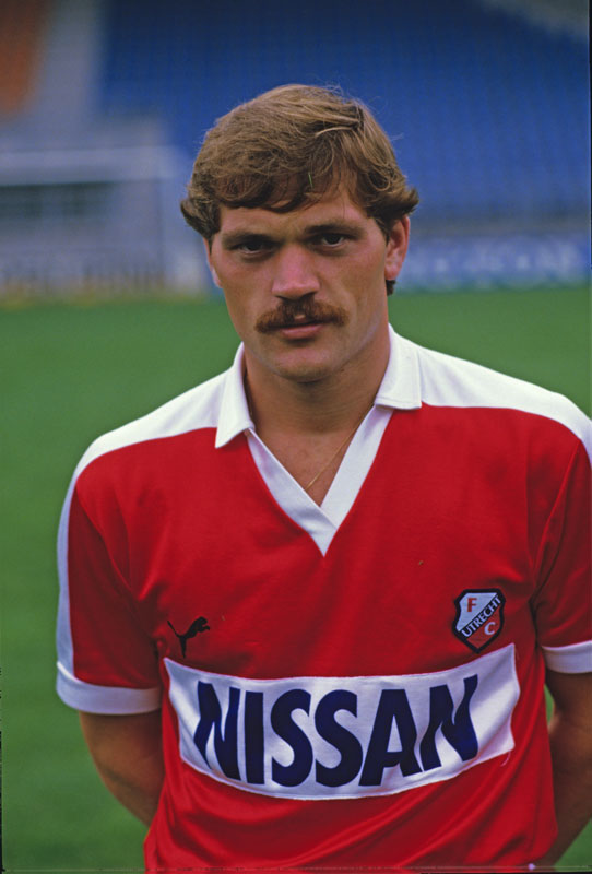 横浜FMだけじゃない！胸に『NISSAN』を付けた海外ユニを知っているか｜写真5