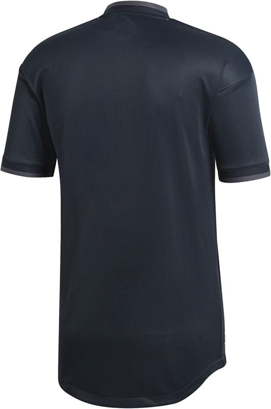 レアル・マドリー、2018-19新ユニフォームを発表！新しい背番号も掲載｜写真6