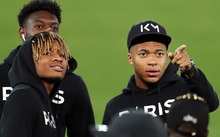 「PSG×ジョーダン」のコラボアイテム、ネイマールやエムバペらが着る！画像で見よう｜写真6