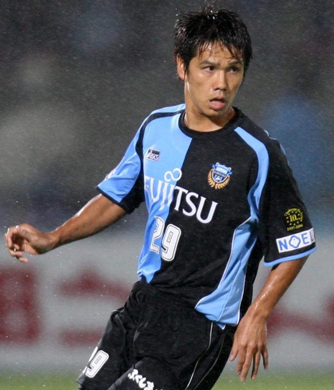 川崎フロンターレの「歴代最高ユニフォーム」8着！リーグを席巻する“青と黒の魔力”｜写真7