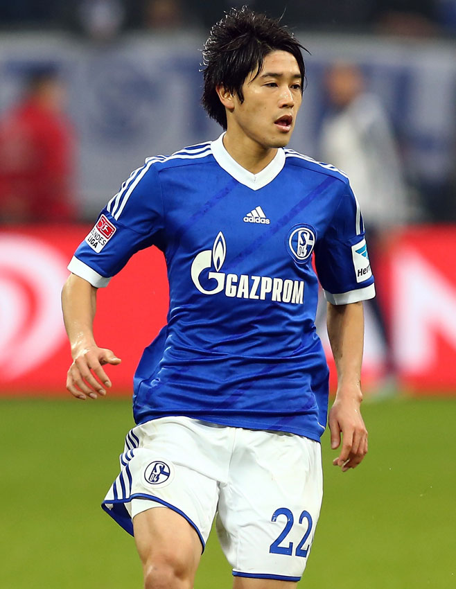 内田篤人、バチバチ戦った「ルールダービーでのユニフォーム姿」まとめ｜写真6