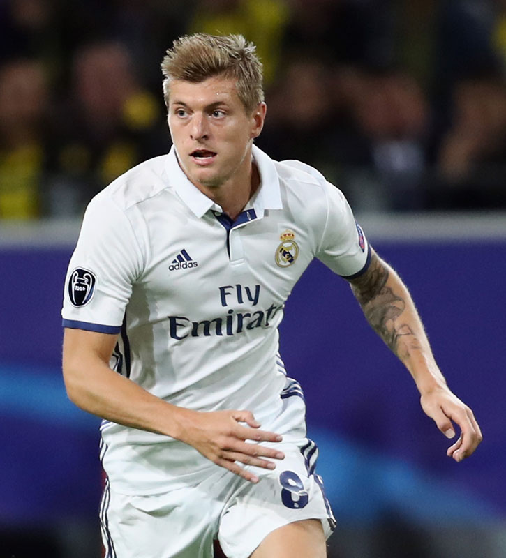 レアル・マドリー、最高にかっこいい「襟付きユニフォーム」8選｜写真8