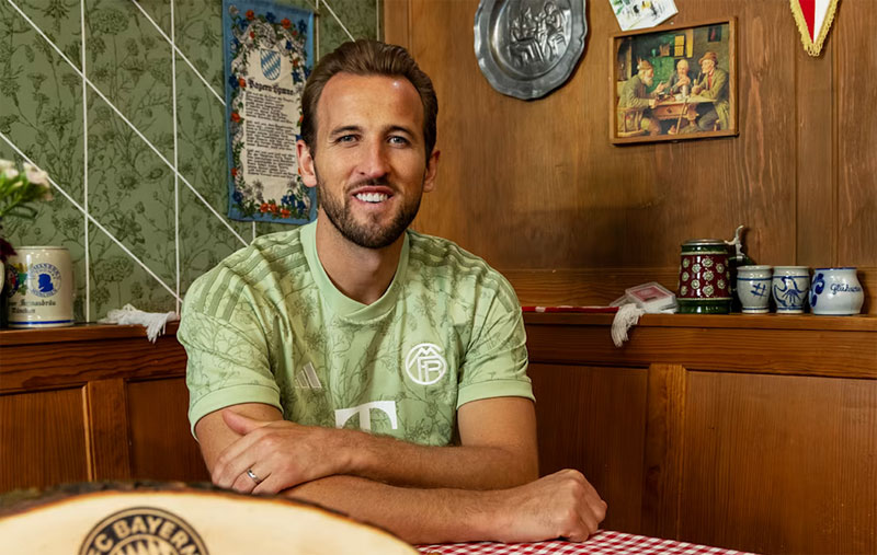 バイエルンに「ビールの祭典」オクトーバーフェスト限定ユニが登場！史上最高の“フラワーデザイン”現る｜写真7