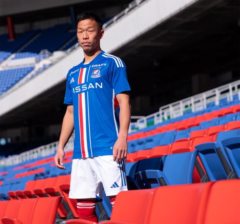 独断と偏見で選ぶ！2023年のJ1「最高にかっこいいユニフォーム」10選｜写真18