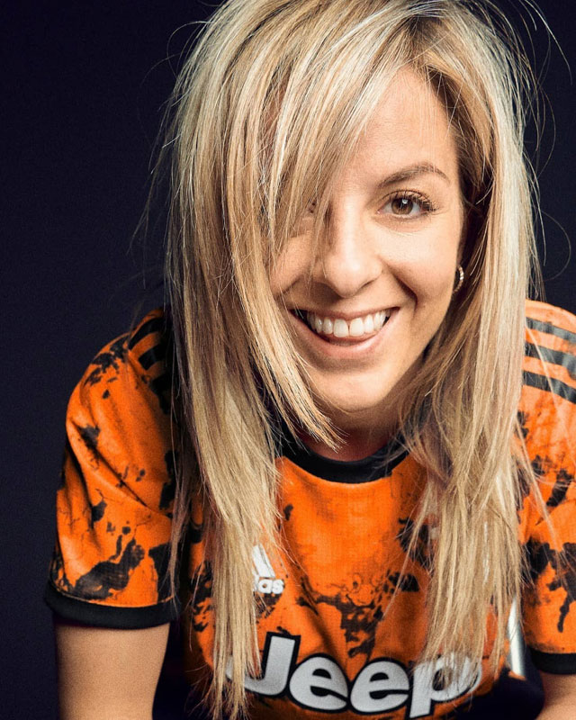 ユヴェントス、2020-21サードユニフォーム発表！なんと「初のオレンジ色」｜写真5