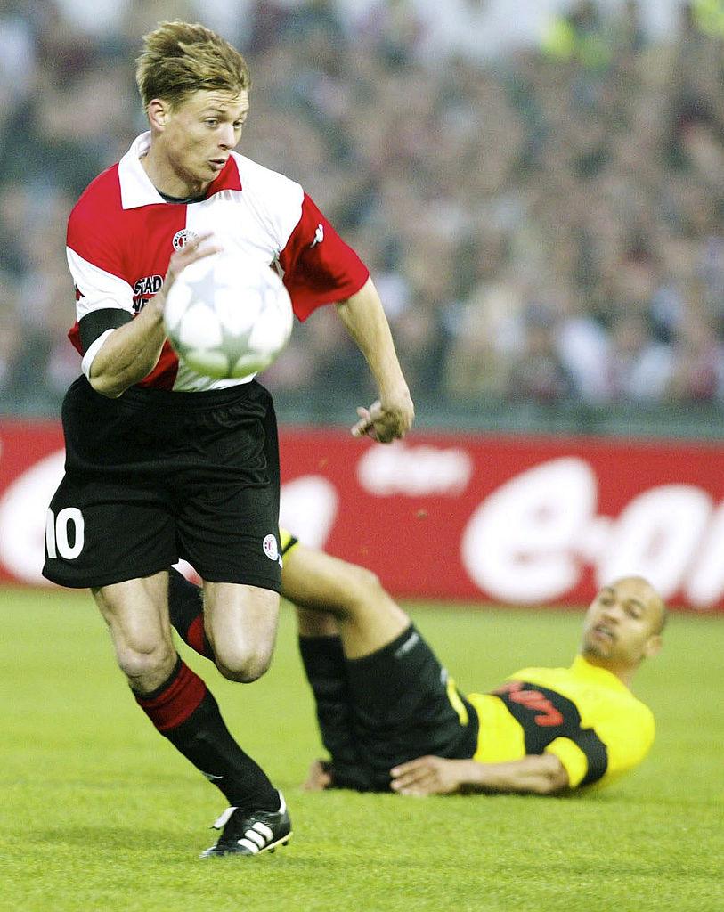 小野伸二が戦った「UEFAカップ決勝」フェイエノールトのスタメン11名覚えてる？｜写真10