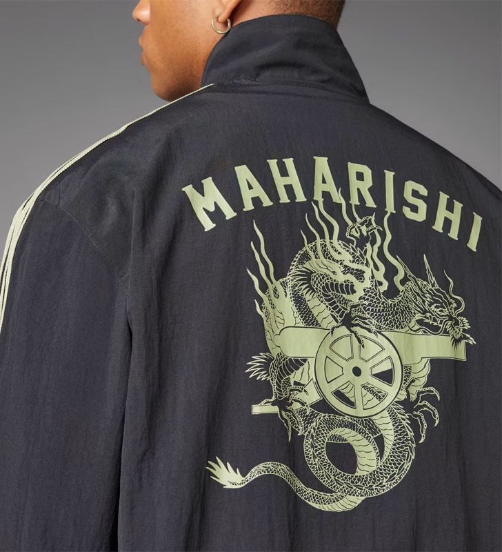 アーセナルと人気ブランド『MAHARISHI』の限定コラボウェアが登場！「日本の浮世絵」に触発の龍をデザイン｜写真10