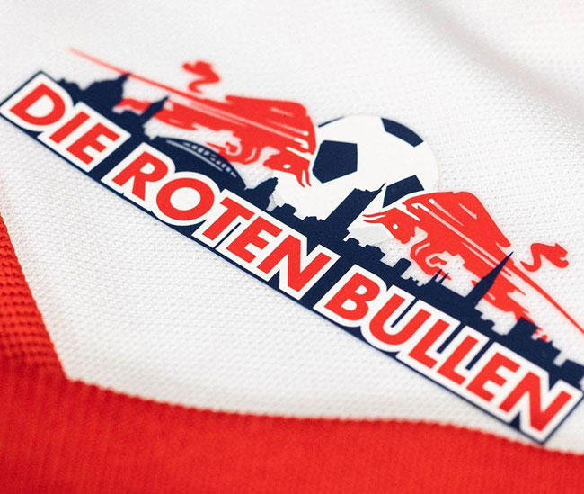 ライプツィヒ、2020-21新ユニフォーム発表！注目は「赤と黄の色彩ライン」｜写真3