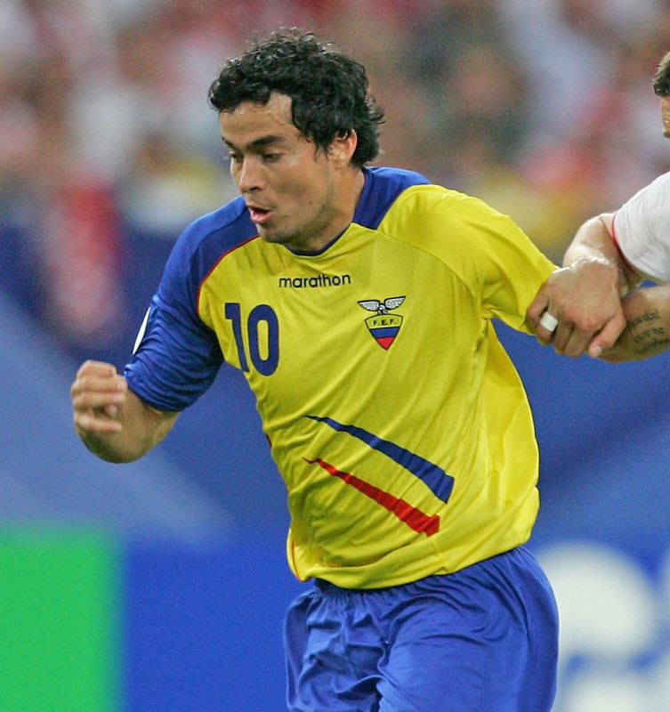 日本と戦うエクアドル代表、“メーカー不変”の歴代「かっこいいユニフォーム」8選｜写真5