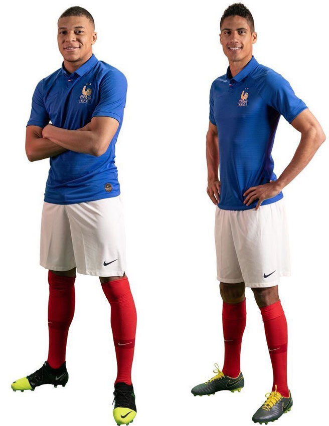 フランス代表、一夜限りの「100周年記念ユニフォーム」が登場！試合画像も掲載｜写真4