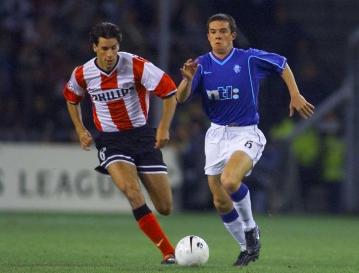 「背番号8」なのにゴリゴリのストライカーだった8人｜写真11