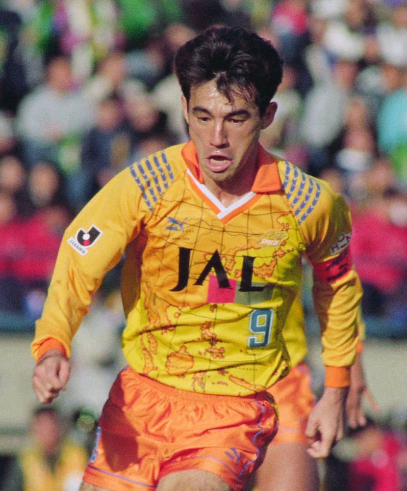 J1昇格プレーオフ決勝で激突の東京Vと清水！30年前の「国立頂上決戦」、試合とユニはこうだった｜写真3