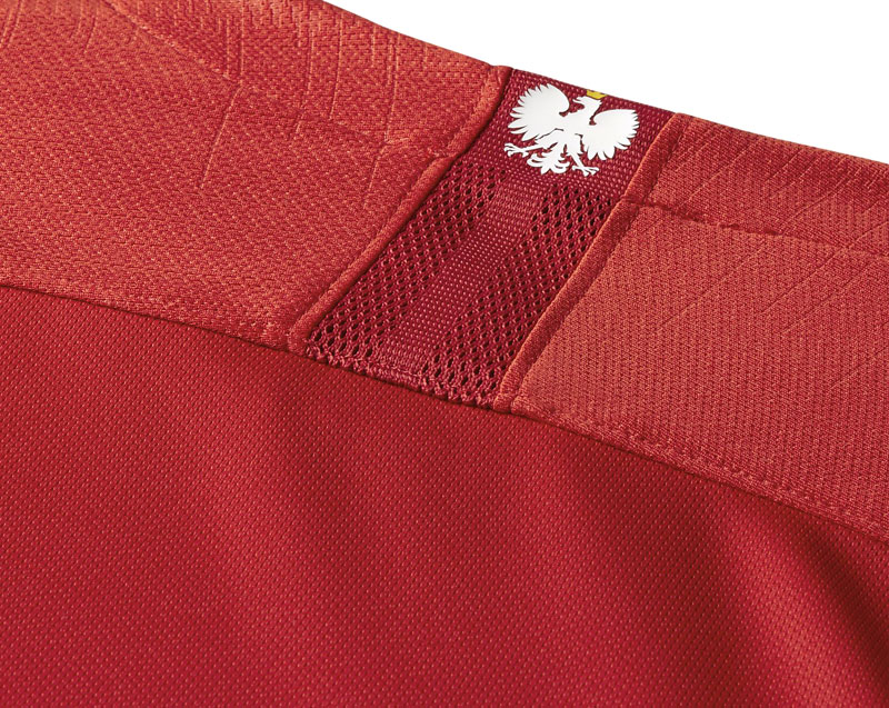 ポーランド代表、ロシアW杯ユニフォームは「イーグルの残像」を表現！｜写真8