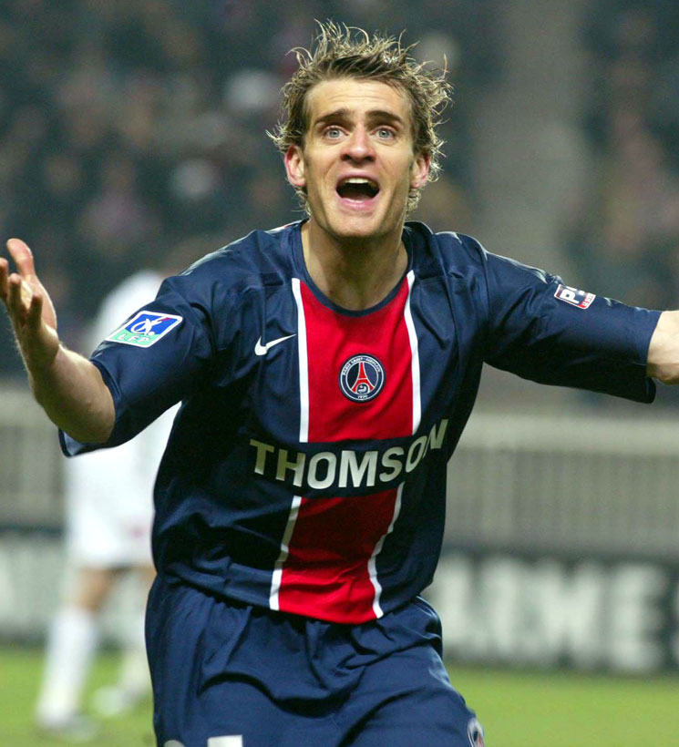 パリ・サンジェルマン、最高にかっこいい「赤い縦ストライプ」ユニフォーム8選｜写真5