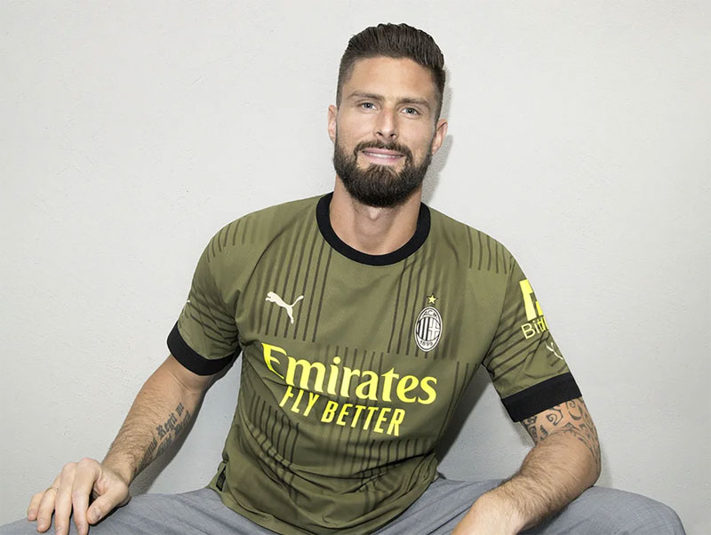 ミランが「十字デザイン」22-23新サードユニフォームを発表！新アウェイユニも掲載｜写真7