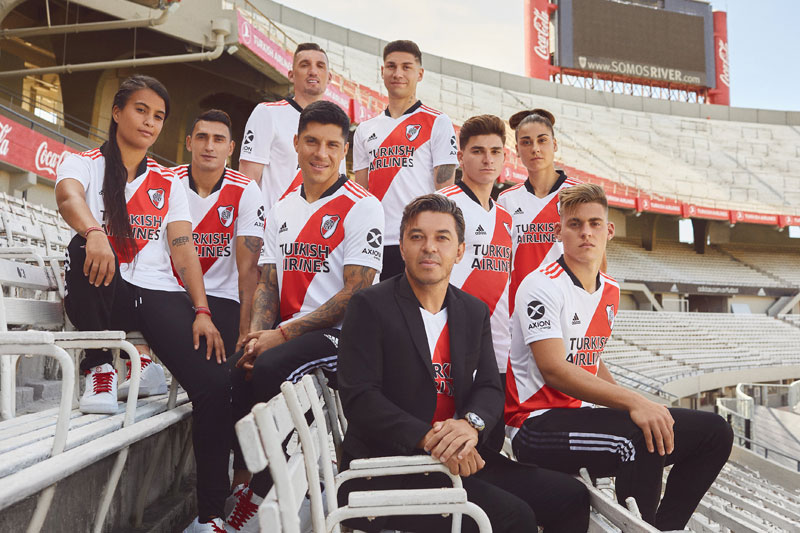 名門リーベル・プレート、2021-22新ユニフォーム発表！「創設120周年」を祝う｜写真6