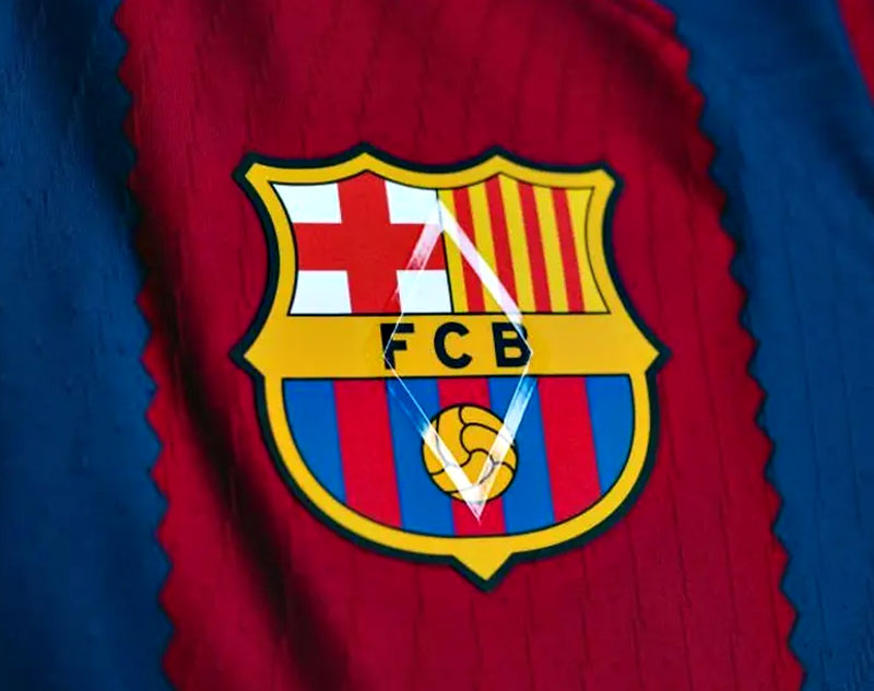 バルセロナが23-24新ユニを発表！“特別エンブレム”の裏にある「女子チームの知られざる物語」とは｜写真4