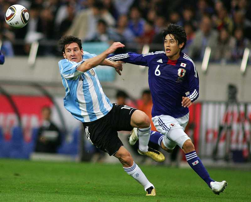 日本代表がメッシに勝った！「2010年のアルゼンチン代表伝説スタメン」がこれ｜写真11