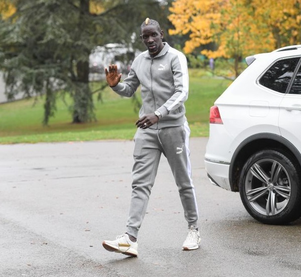 エムバペは赤！フランス代表、「冬の私服ファッション」はこんな感じ｜写真20