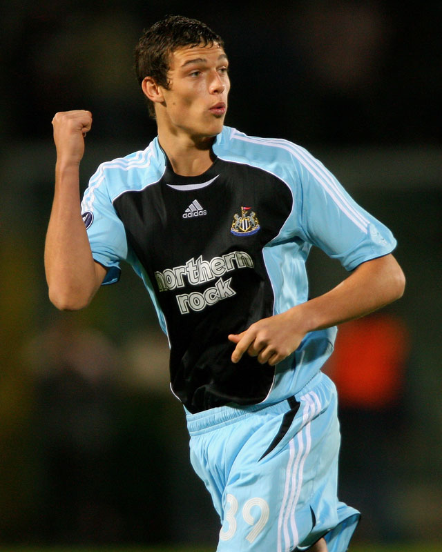 武藤のニューカッスル、歴代カッコいい「チェンジキット」5選｜写真9