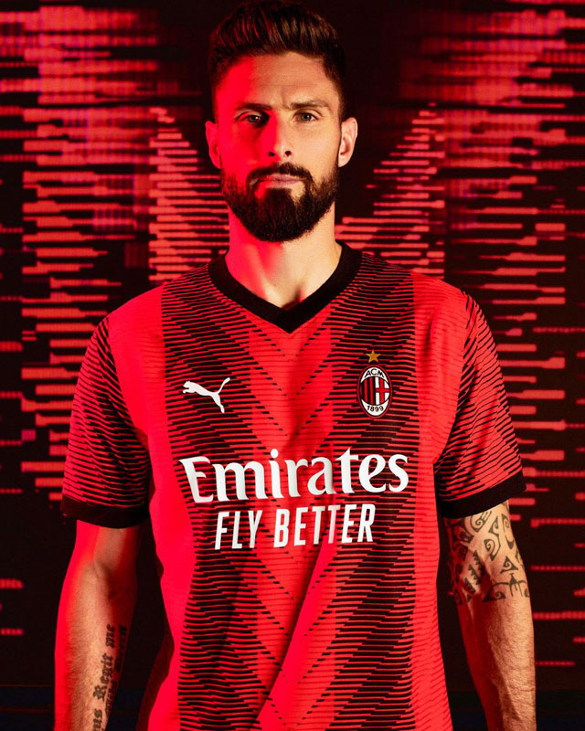 ミランが「革新的ストライプ」の23-24新ユニフォーム発表！鎌田大地の新たな“戦闘服”となるか｜写真5
