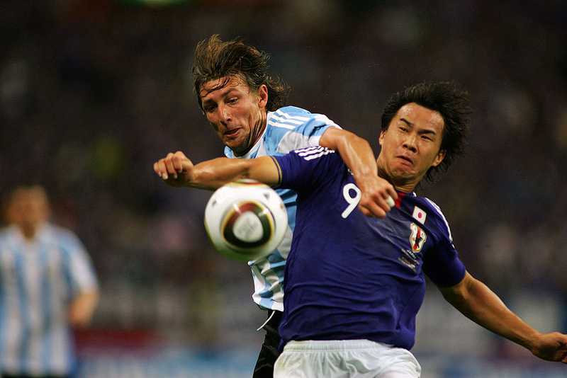 日本代表がメッシに勝った！「2010年のアルゼンチン代表伝説スタメン」がこれ｜写真2