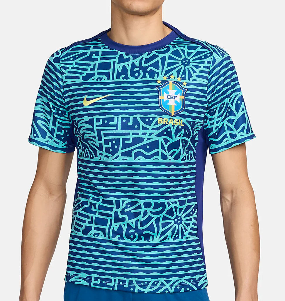 ピッチが華やかに！3月にNIKE新作「プレマッチ・トップ」を着た4つの代表チーム｜写真9