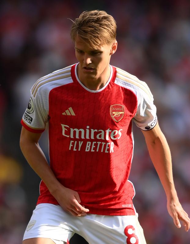 ピッチ上だと印象違うかも？　“実戦デビュー”した欧州サッカー「2023-24新ユニフォーム」10着｜写真19