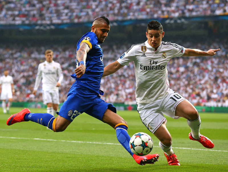 ハメス躍動！レアル・マドリー、「伝統と革新」の2014-15ユニフォーム｜写真4