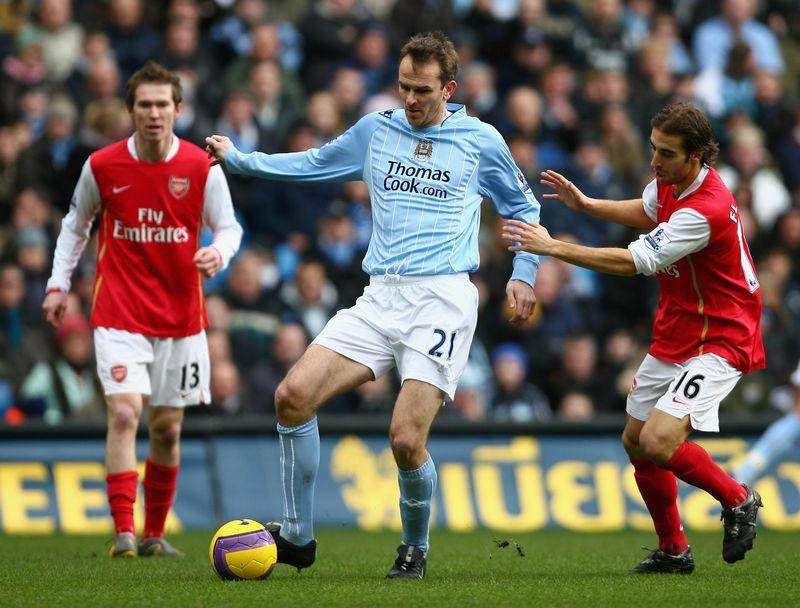 マンチェスター・シティとリヴァプール、両方でプレーした最強の11人｜写真14