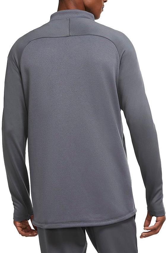 通勤にも使える！インテル、「NIKE新作チームジャケット」5選｜写真4