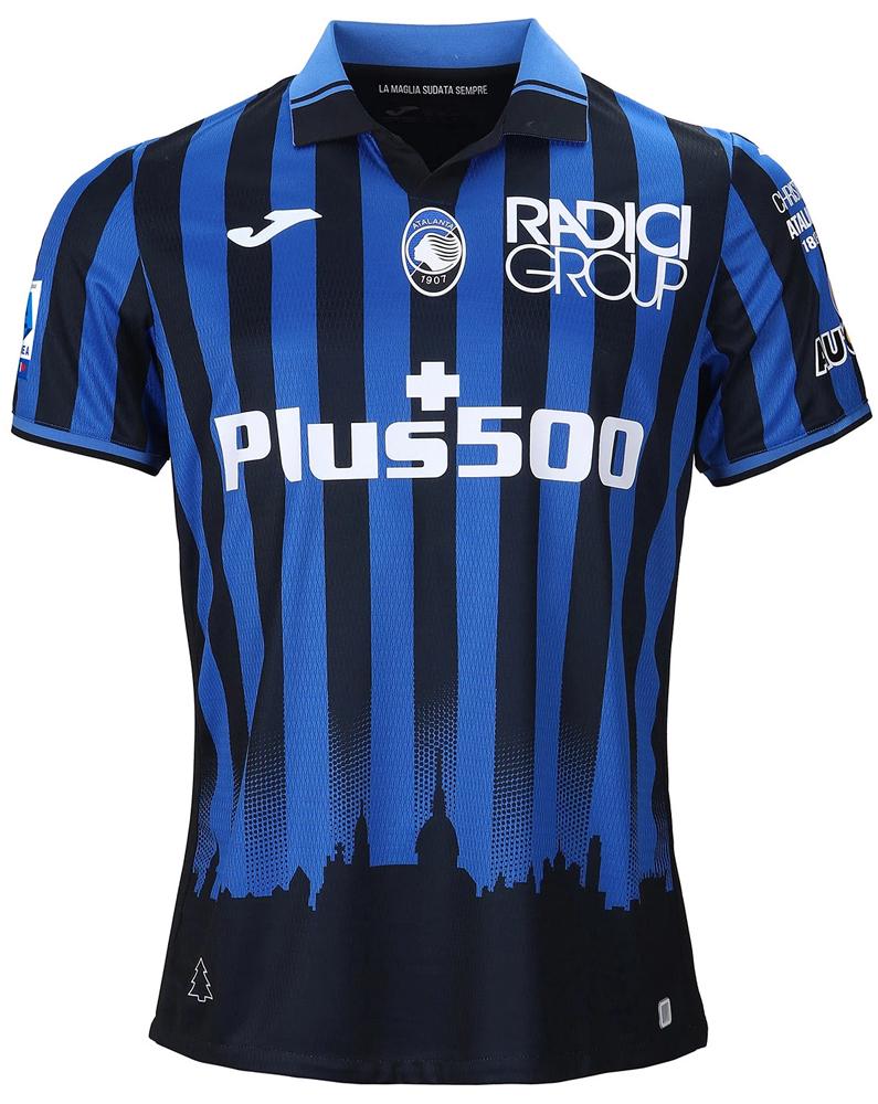 傑作誕生！アタランタが最高に美しい「クリスマス限定ユニフォーム」を発表　最近のXmasユニはこうだった｜写真8