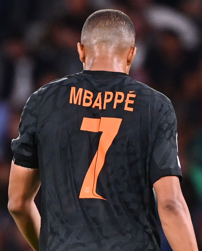 パリ・サンジェルマン、“JORDANコラボ”6年目の新ユニ登場！歴代『PSG×ジョーダン』はこうだった｜写真5