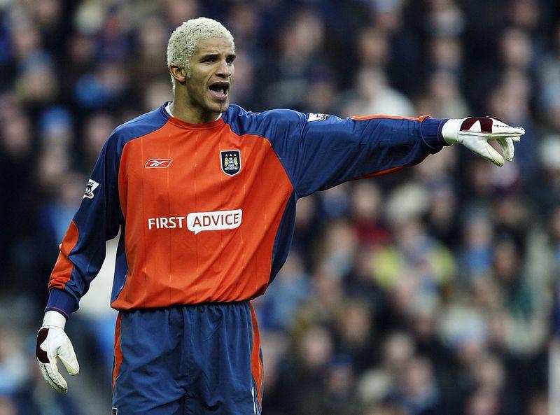 マンチェスター・シティとリヴァプール、両方でプレーした最強の11人｜写真16