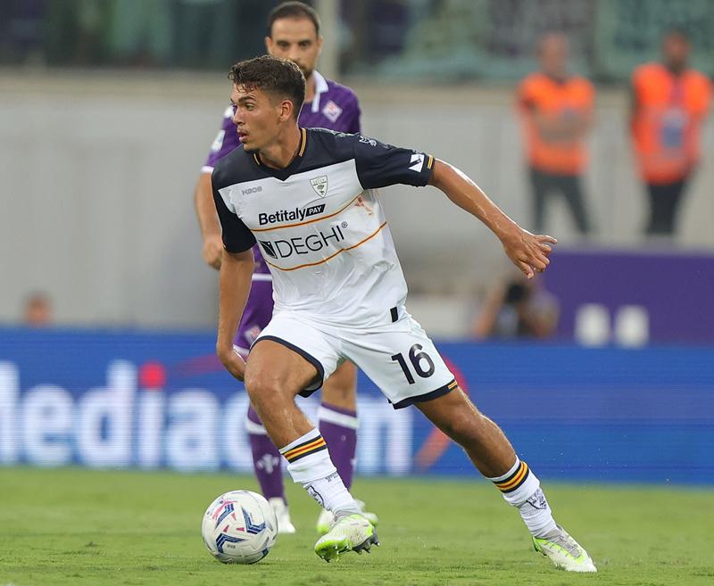 好調レッチェ、新ユニフォームは自社ブランド製！3つのユニは「プロヴィンチャの星」となるか｜写真5