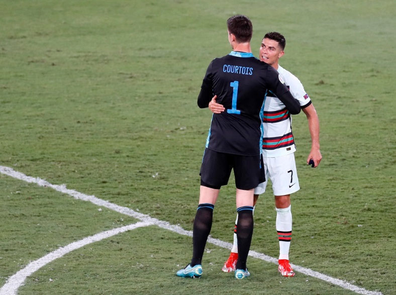 37歳ロナウドが最も多くのゴールを奪ってきた8人の現役GK｜写真8