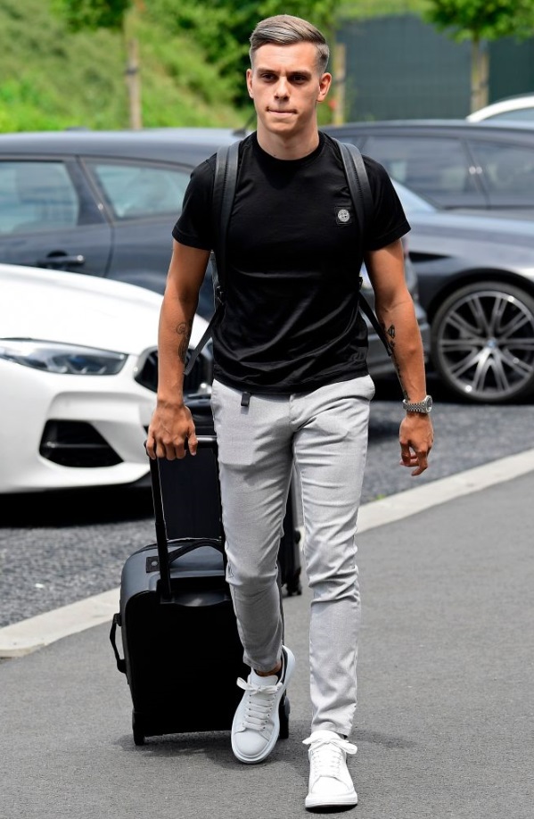 アザールにデ・ブライネ！ベルギー代表は普段こんな「私服」 を着てる｜写真6