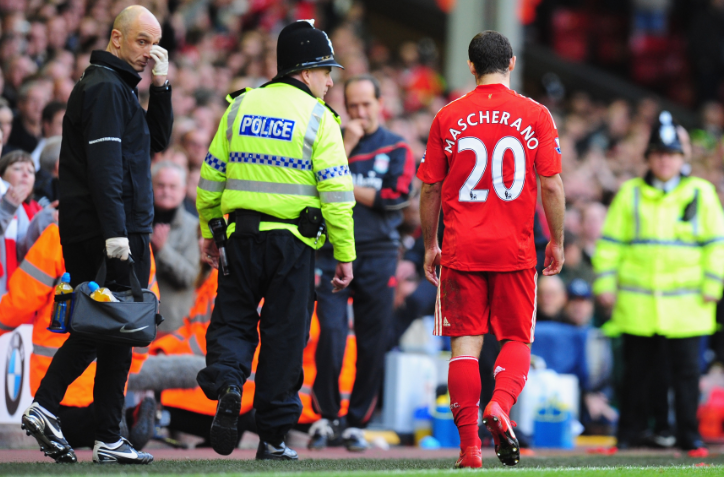 ユナイテッドvsリヴァプール！宿敵バトルであった「16度の退場劇」、全部わかる？｜写真5