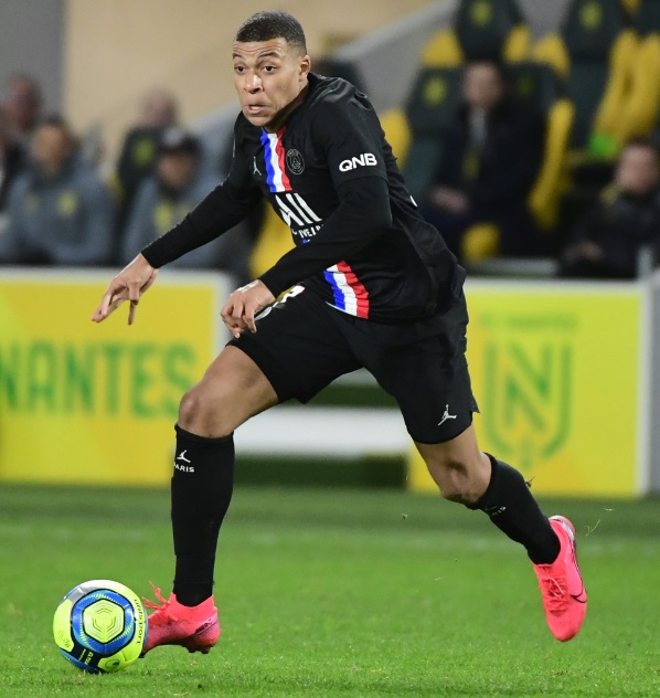 「いま欧州トップ選手たちに最も人気のスパイクTOP10」｜写真14