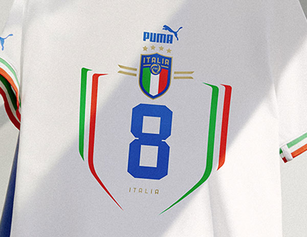 イタリア代表、「PUMA最後」となる2022新アウェイユニフォームを発表！｜写真6