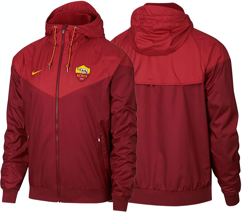ローマ、「ピッチからストリートまで」使えるNIKEアウター8選！｜写真6