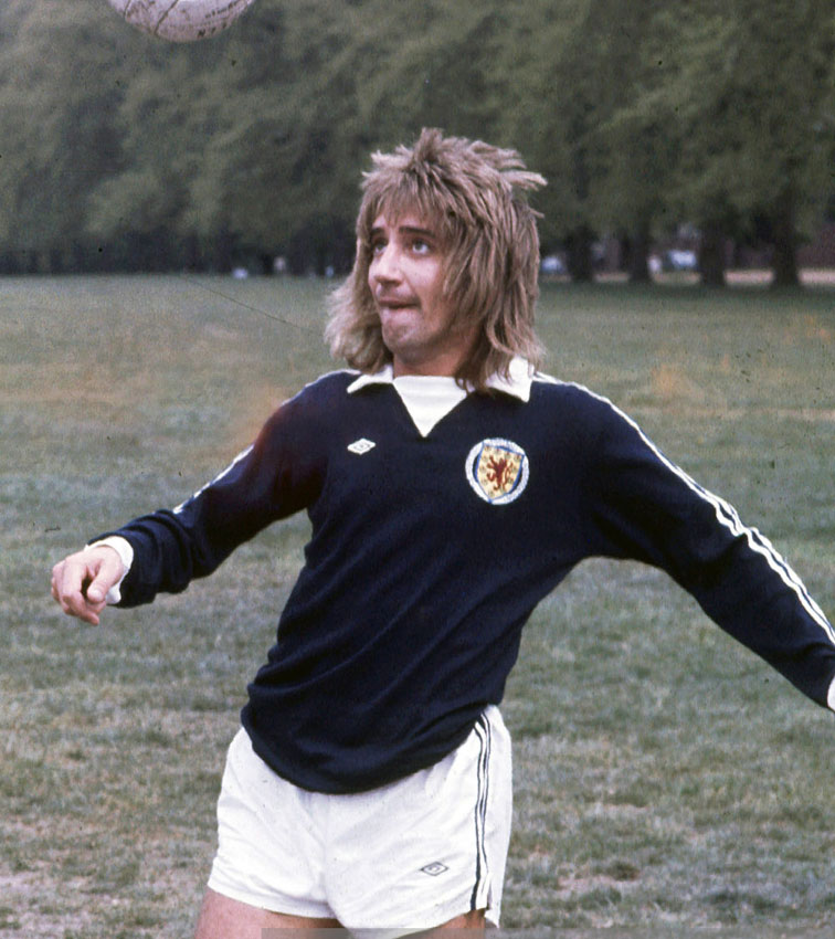 まだまだいる！これが人気ミュージシャンの「サッカーユニフォーム姿」｜写真3