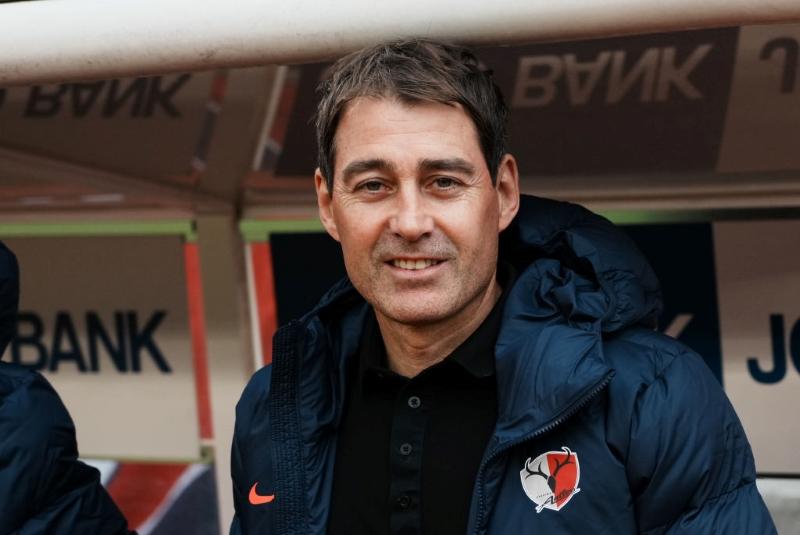 【インタビュー】タイ代表石井正忠監督に聞く金崎夢生との握手拒否事件の真相、名将が考えるジーコスピリット｜写真2