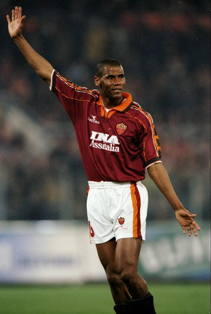 やっぱりスゴイ！中田英寿の同僚で「最強のセンターバック5名」｜写真2