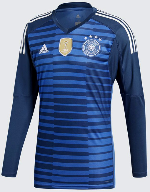 胸のバッジは渡さない！連覇を狙うドイツ代表がW杯ユニフォームを発表｜写真6