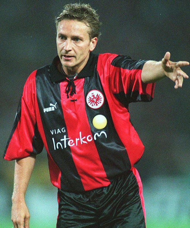 また見たい！長谷部のフランクフルト、カッコいい「赤黒ユニフォーム」6選｜写真3