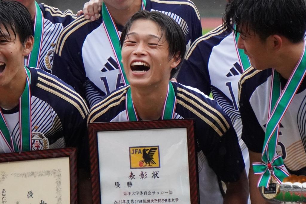 東洋大が総理大臣杯初優勝！カターレ富山内定の湯之前匡央は「自信につながる」と冬夏連続優勝を糧にする｜写真5