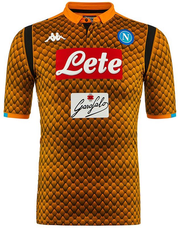 インテルだけじゃない！「ヘビ柄デザインのユニフォーム」6選｜写真3