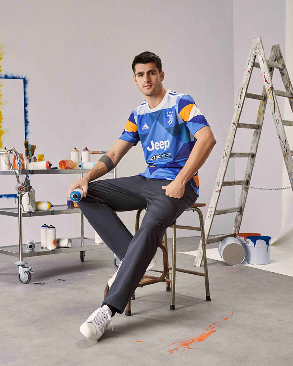 ホームで着用！ユヴェントス、「芸術家とコラボ」の新ユニフォームを発表｜写真9