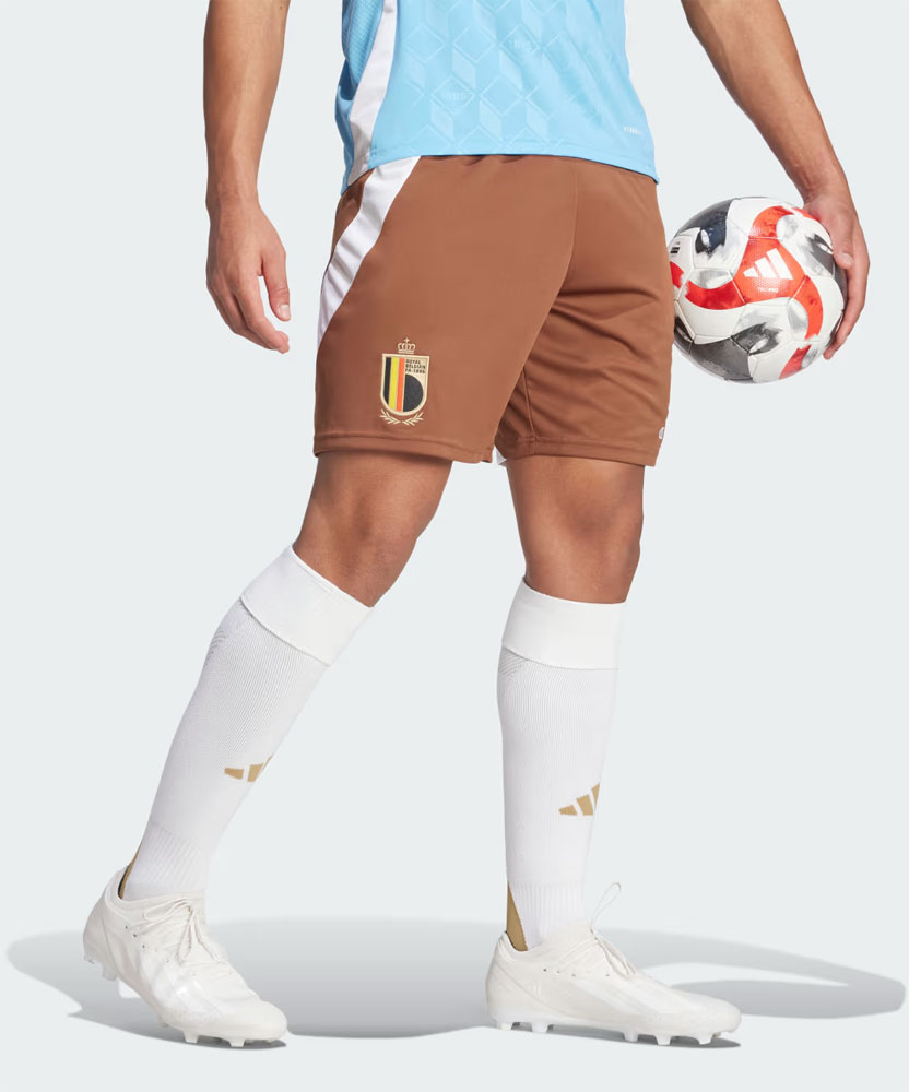 ベルギー代表のEURO2024新ユニフォームが登場！水色アウェイは漫画『タンタンの冒険』デザイン｜写真7